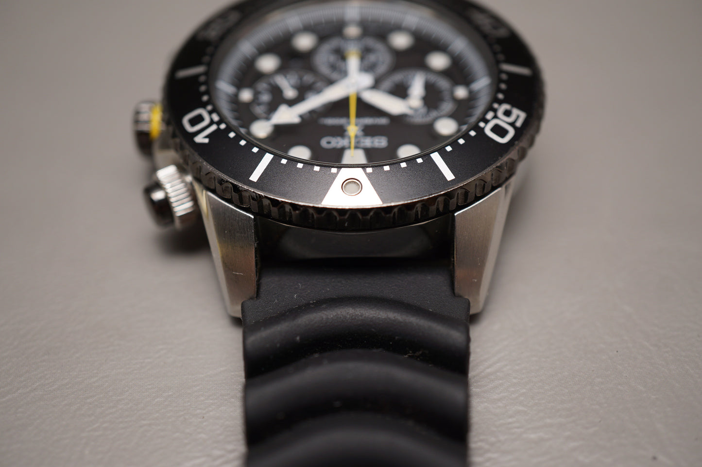 Seiko Prospex SSC021P1 V175 Black Yellow Divers 200M Solar Quartz Watch