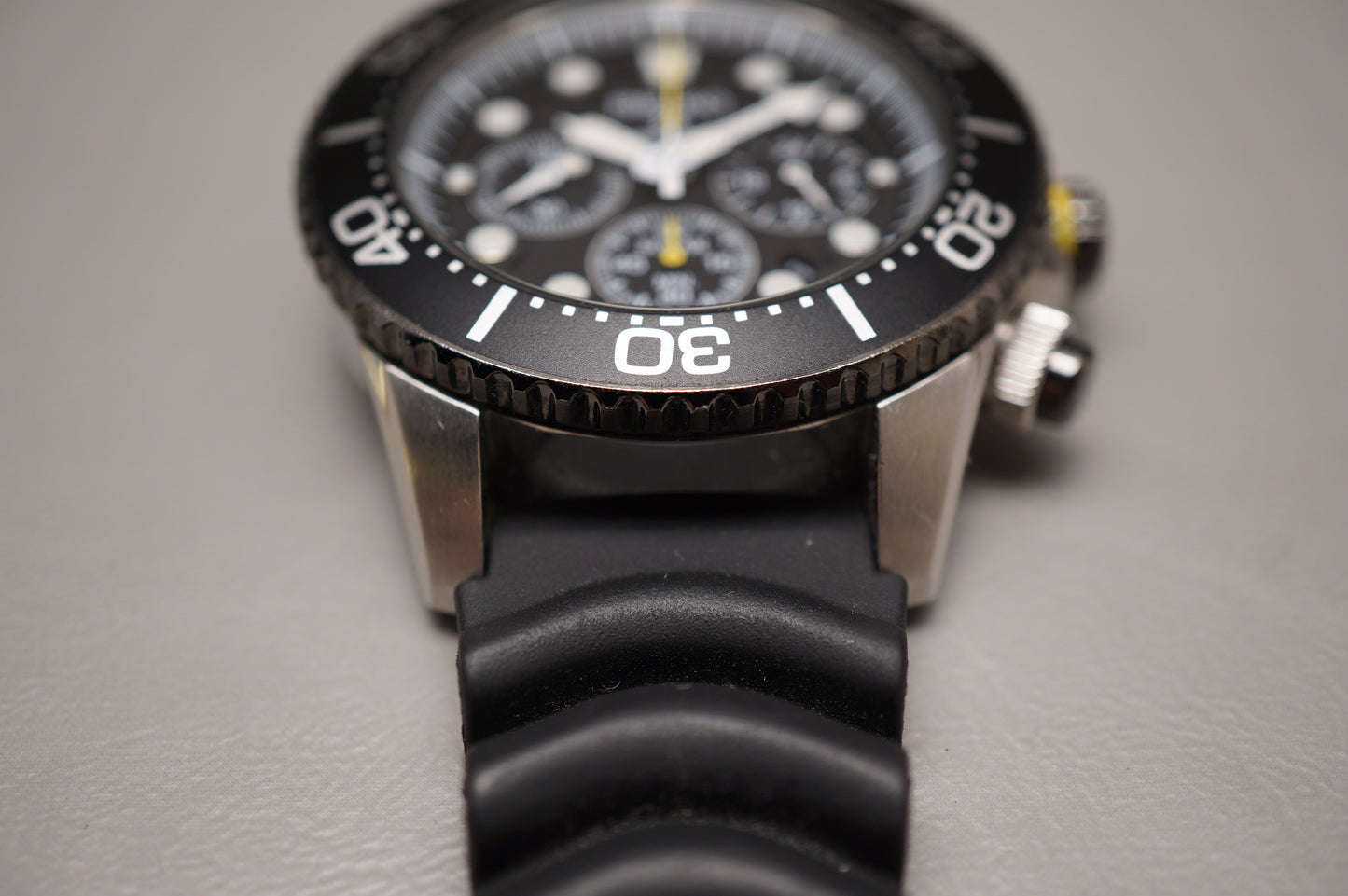 Seiko Prospex SSC021P1 V175 Black Yellow Divers 200M Solar Quartz Watch
