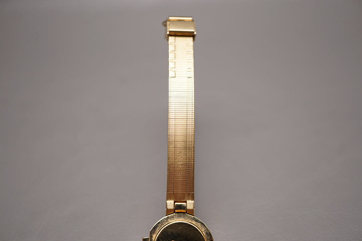 Vintage 1985 Seiko 1E20-0A20 Golden Nefertiti Bangle Ladies Quartz Watch