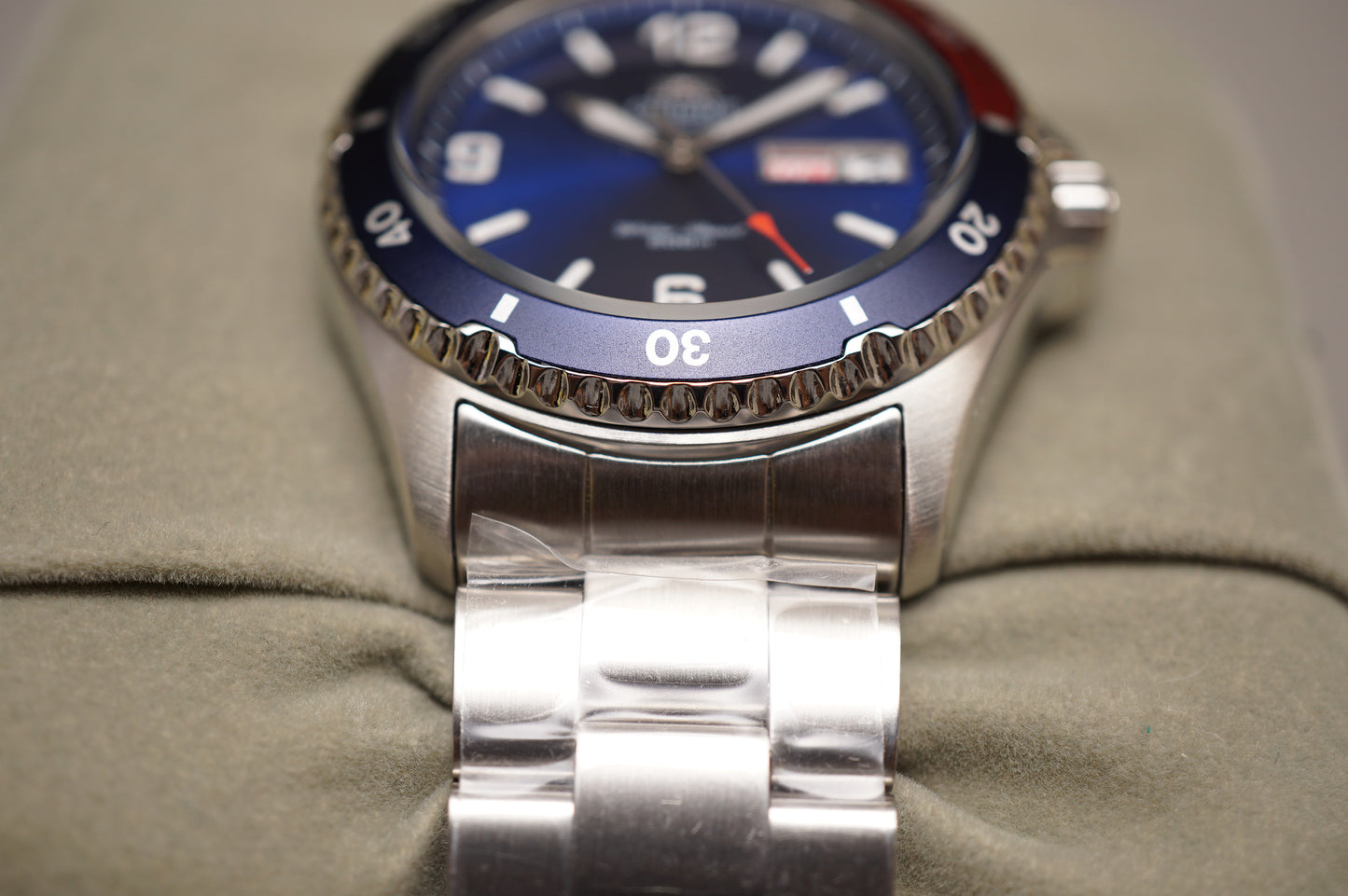 New Orient SAA02009D3 Pepsi Mako 200M Automatic Divers Watch