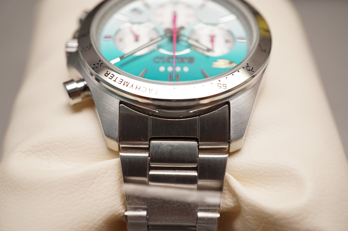 Unworn Seiko SZSJ008 8T63 E5 Hayabusa Bullet Train 10th Anniversary Quartz Watch