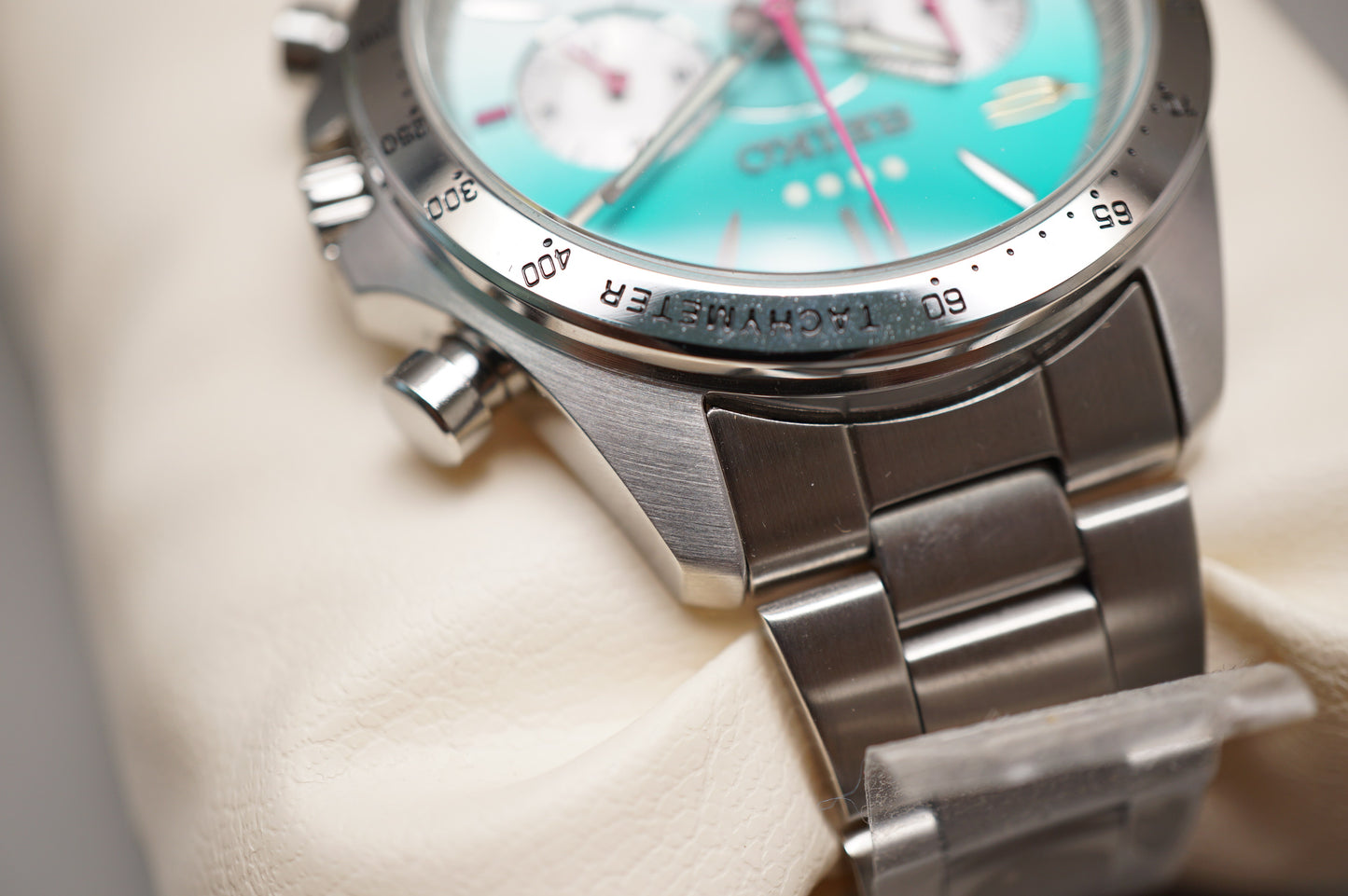 Unworn Seiko SZSJ008 8T63 E5 Hayabusa Bullet Train 10th Anniversary Quartz Watch