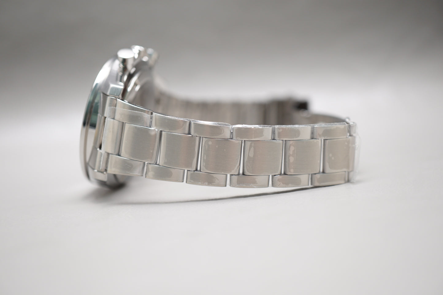 Unworn Seiko SZSJ008 8T63 E5 Hayabusa Bullet Train 10th Anniversary Quartz Watch