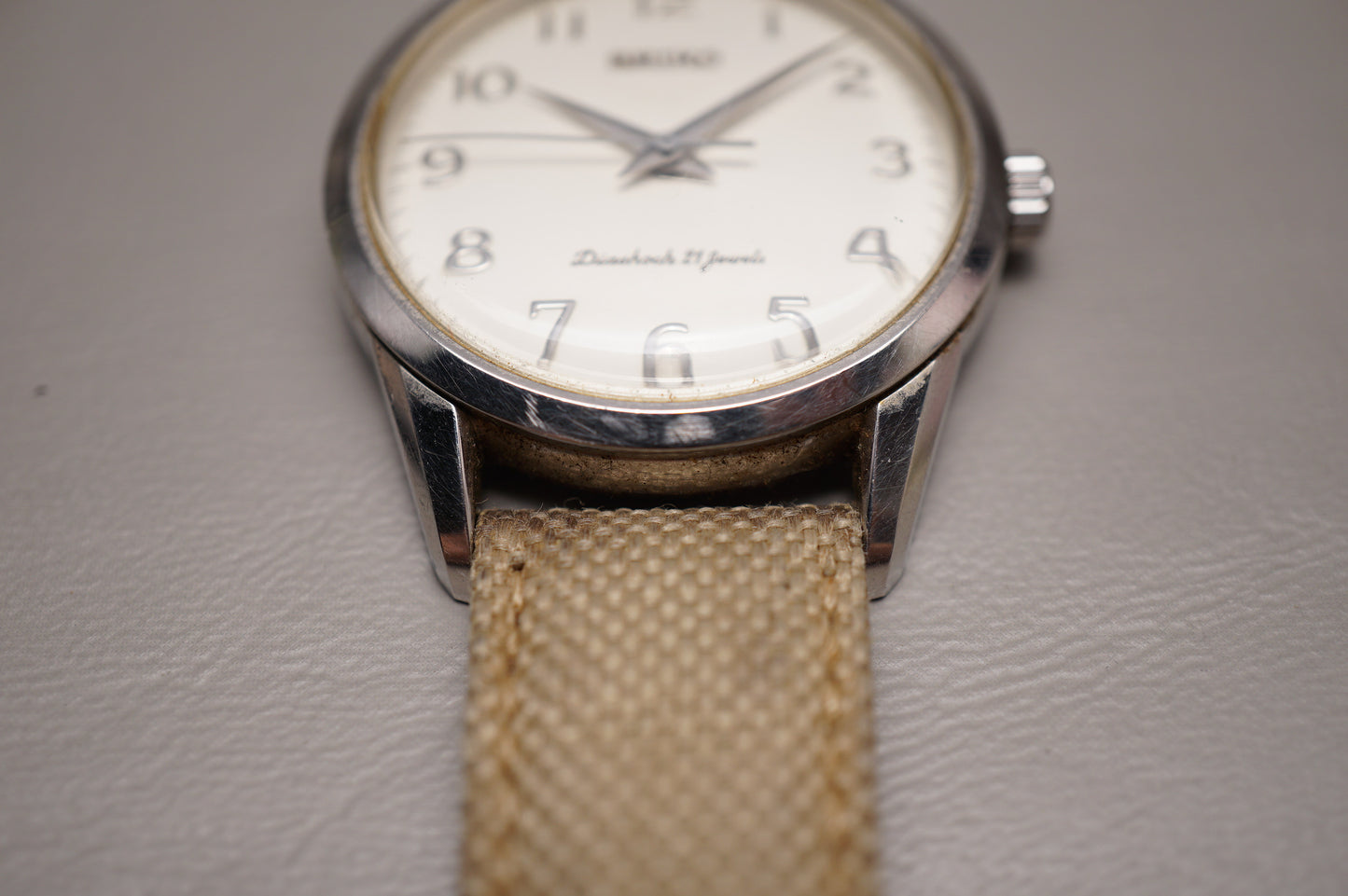 Vintage 1997 Seiko SCVG007 4S24 White Dial Handwound Mechanical Watch