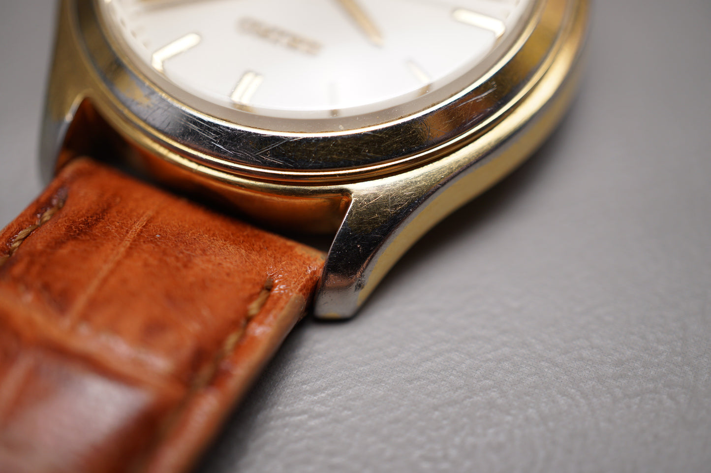 Vintage 1992 Seiko SCVK002 4S35 Gold Tone 36mm Date Automatic Watch