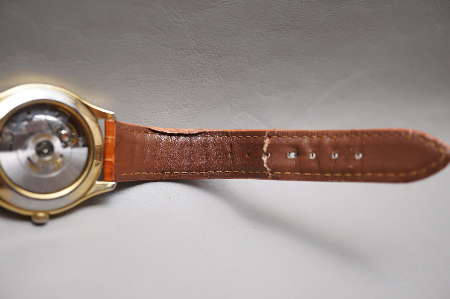 Vintage 1992 Seiko SCVK002 4S35 Gold Tone 36mm Date Automatic Watch