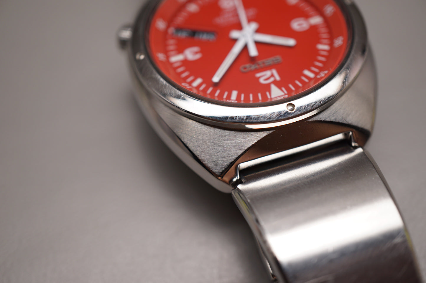 Vintage Seiko S-Wave SKX297K1 7S26 Red Dial Automatic Watch Original Bracelet