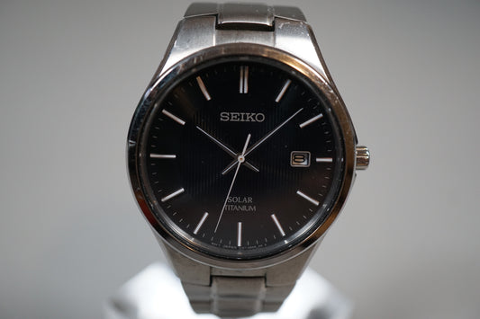 Seiko SNE377 V157 Black Dial Titanium Solar Quartz Watch