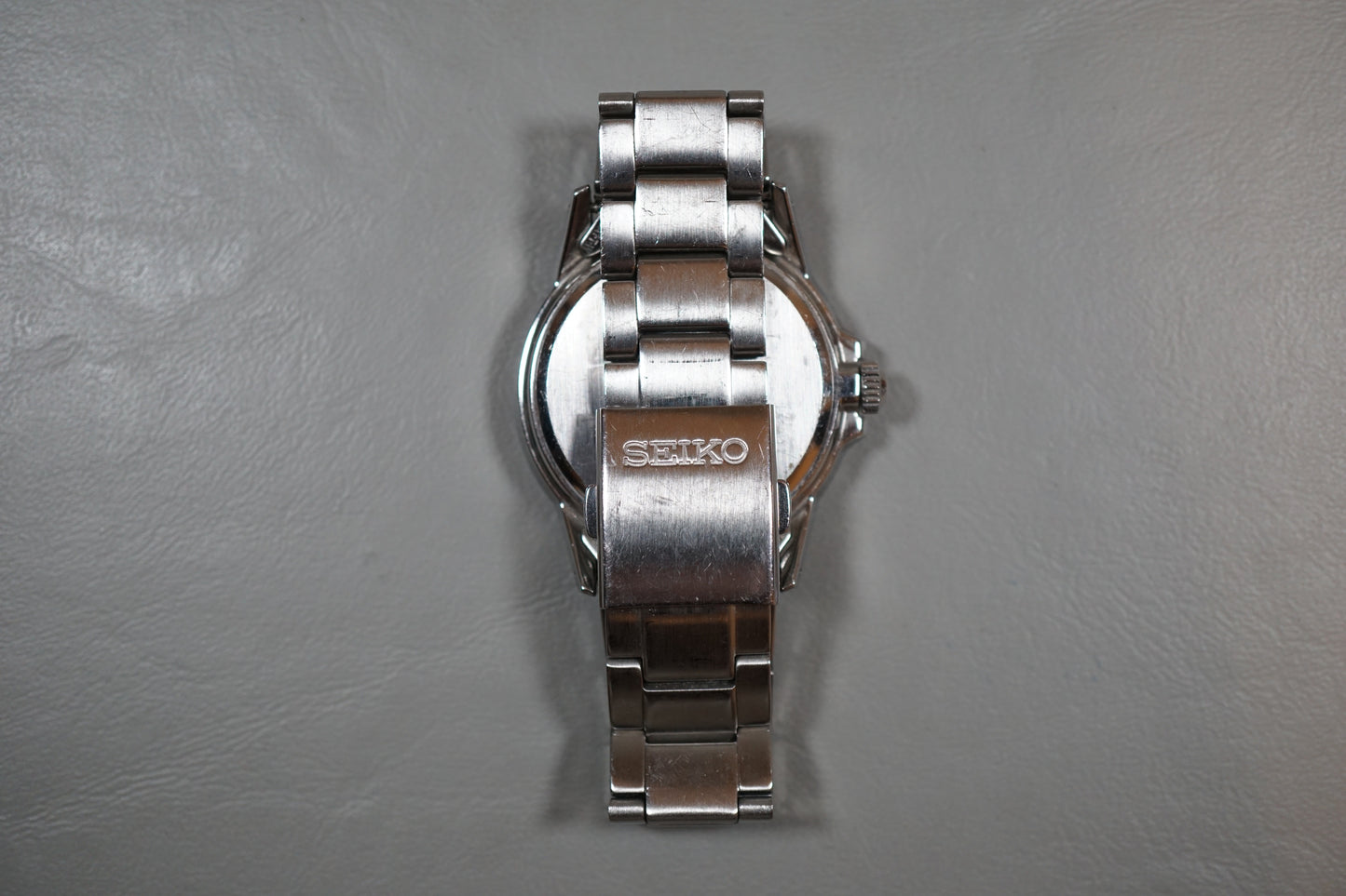 Seiko V147-0AF0 Silver Dial Solar Quartz Watch