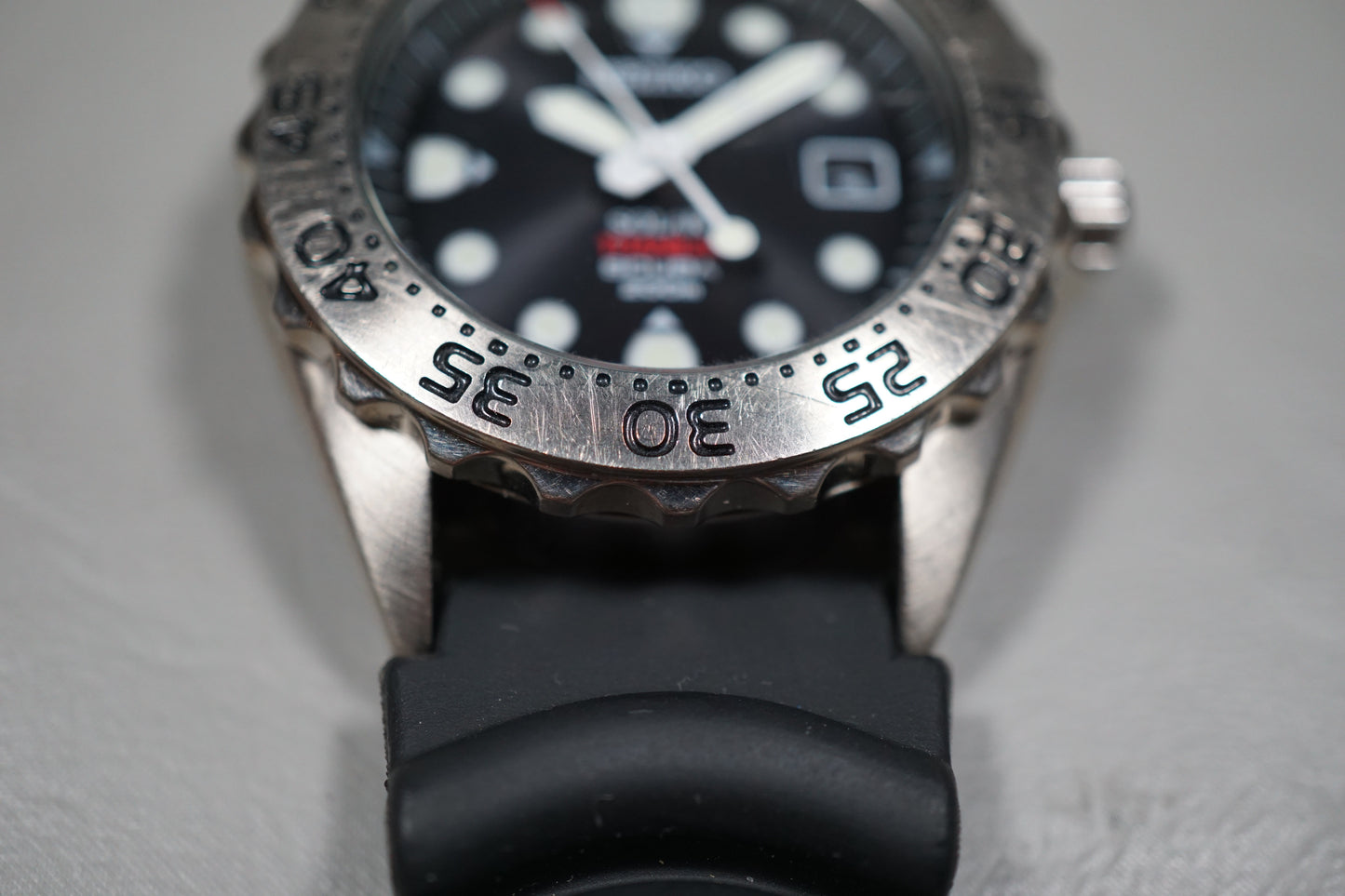 Seiko V147-0AG0 Black Dial Titanium Diver Solar Quartz Watch New Seiko Strap