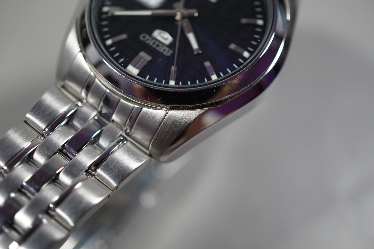 New Unworn Seiko 5 SNK357K1 7S26 Black "5 Motif" Dial Automatic Watch