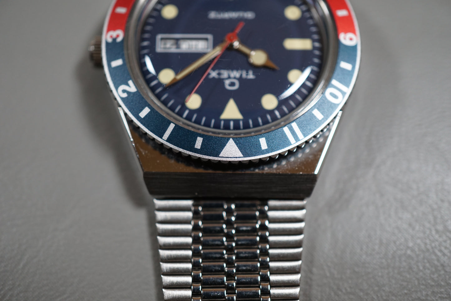 Timex Q TW2T80700 Vintage Style Diver Inspired Pepsi Reissue Quartz Watch