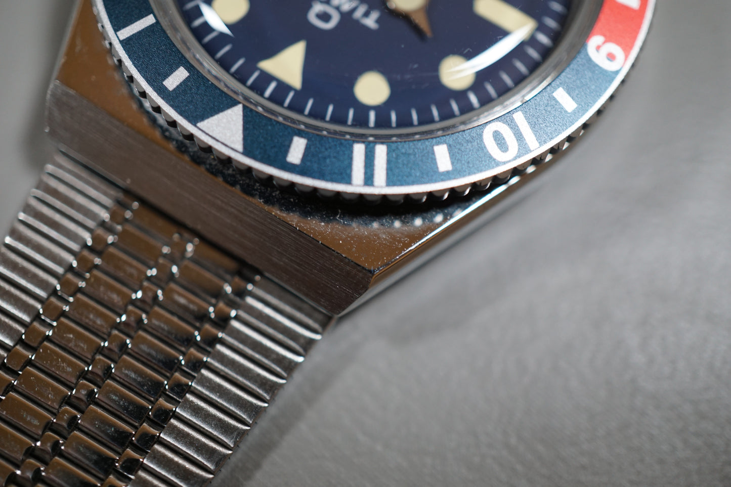 Timex Q TW2T80700 Vintage Style Diver Inspired Pepsi Reissue Quartz Watch