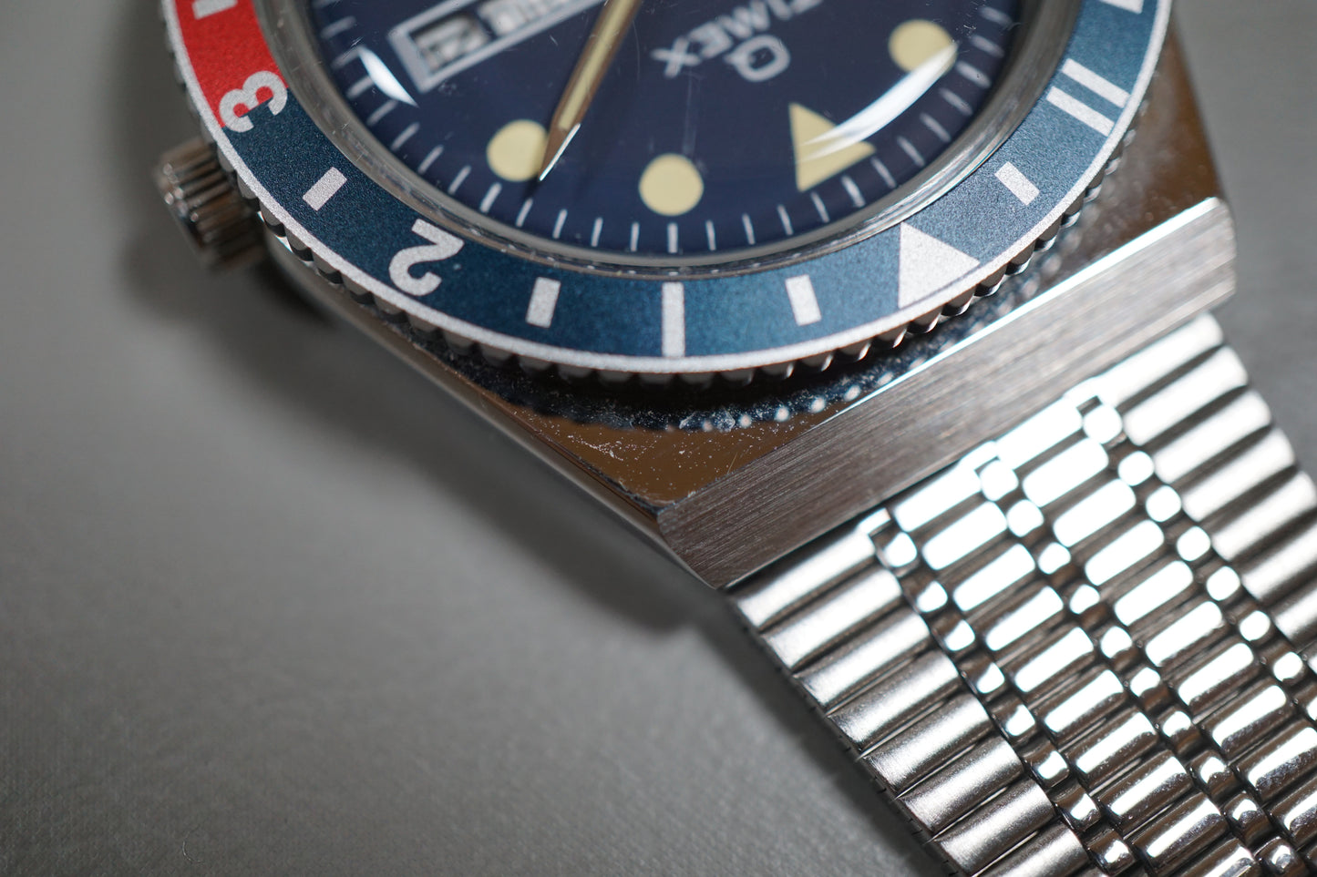 Timex Q TW2T80700 Vintage Style Diver Inspired Pepsi Reissue Quartz Watch