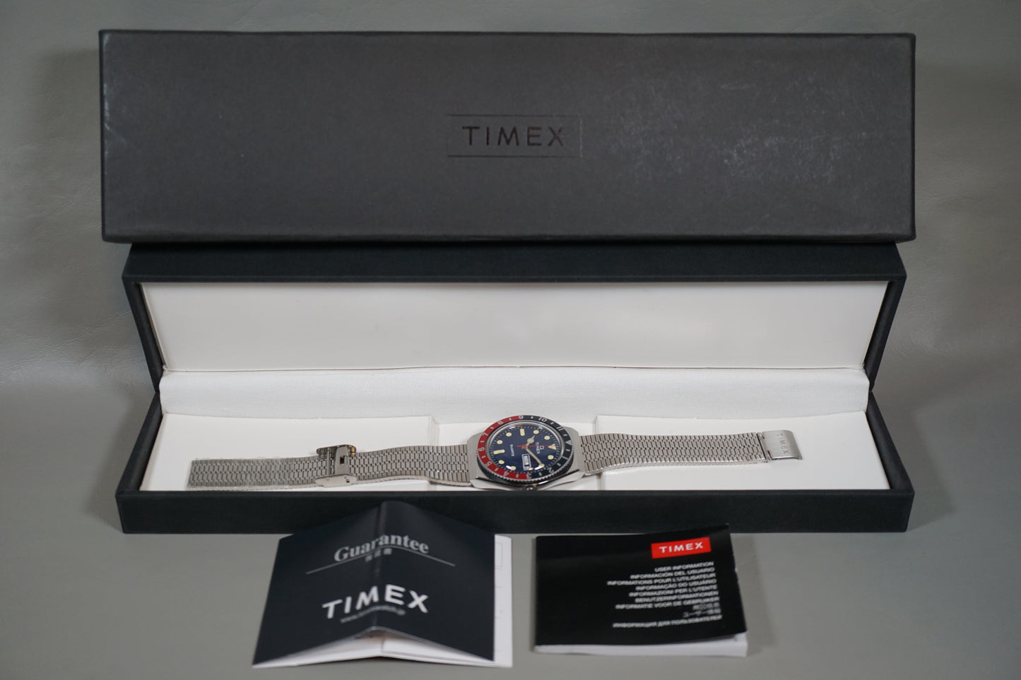 Timex Q TW2T80700 Vintage Style Diver Inspired Pepsi Reissue Quartz Watch