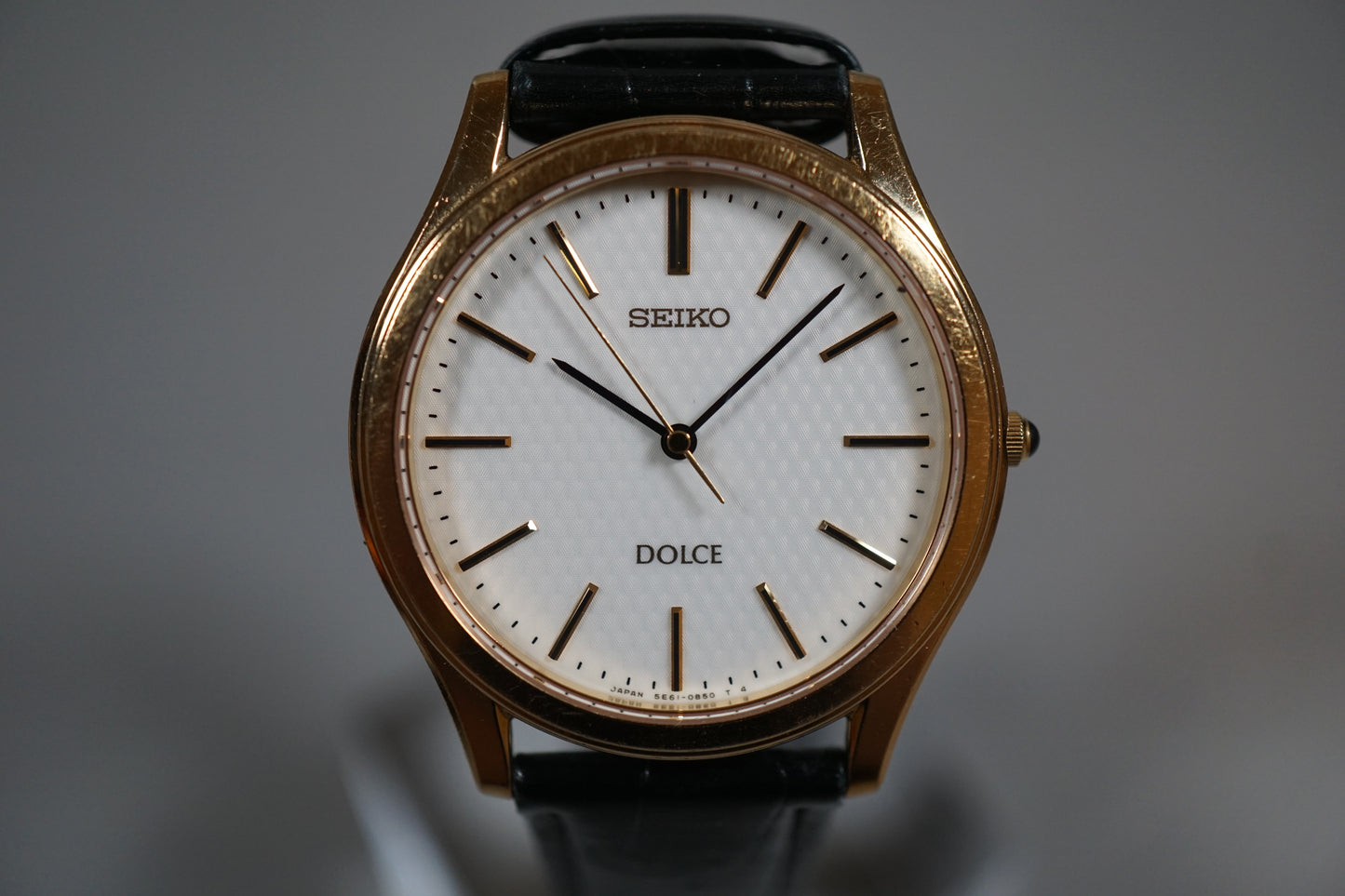 Seiko Dolce 5E61-0A90 Gold Tone Textured White Dial Quartz Watch