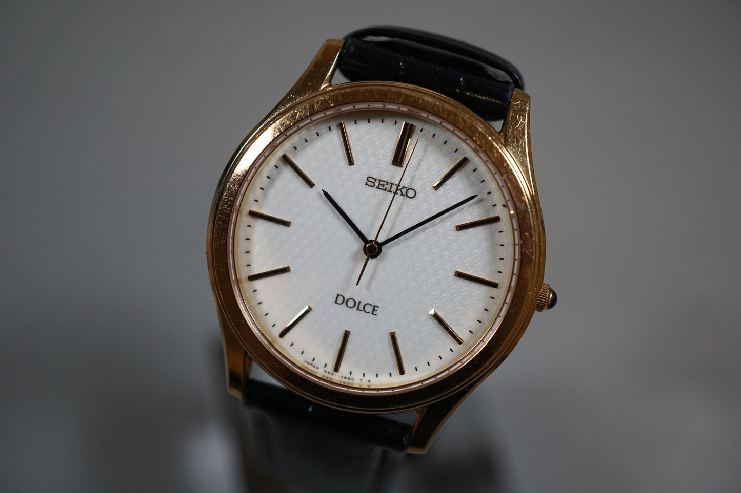 Seiko Dolce 5E61-0A90 Gold Tone Textured White Dial Quartz Watch