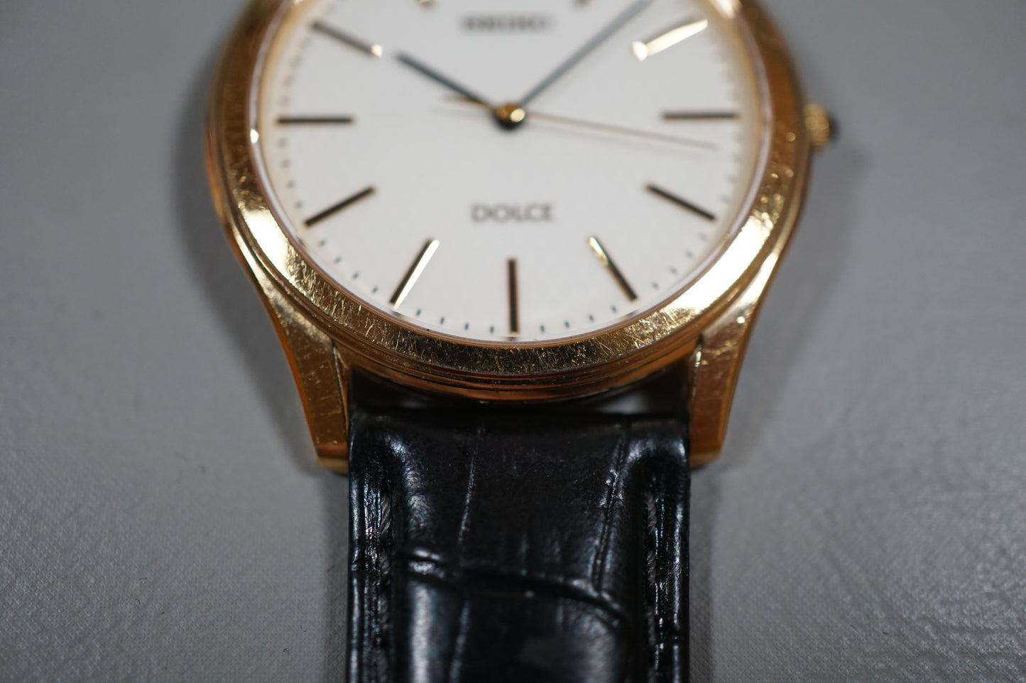 Seiko Dolce 5E61-0A90 Gold Tone Textured White Dial Quartz Watch