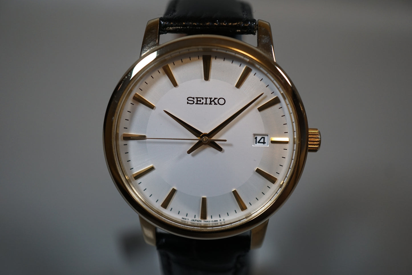 Seiko 7N42-0FG0 Gold Tone White Dial Date Quartz Watch