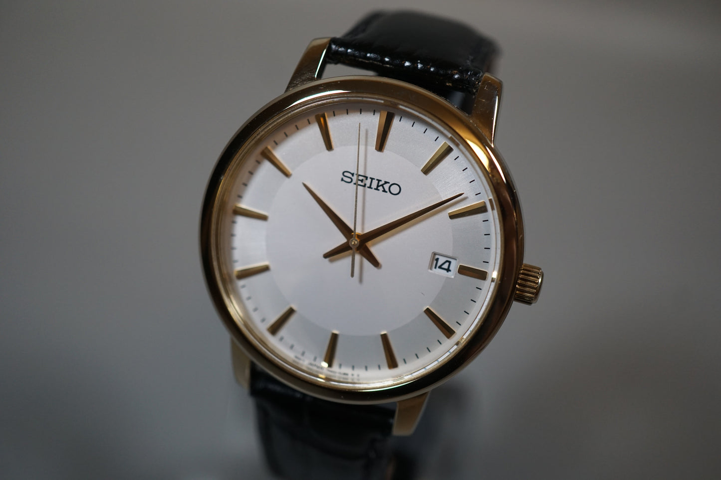 Seiko 7N42-0FG0 Gold Tone White Dial Date Quartz Watch