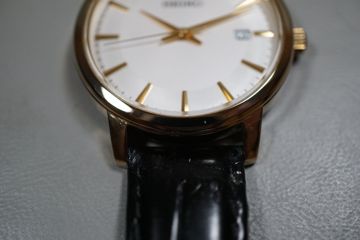 Seiko 7N42-0FG0 Gold Tone White Dial Date Quartz Watch