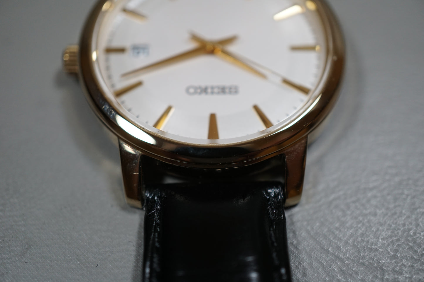 Seiko 7N42-0FG0 Gold Tone White Dial Date Quartz Watch