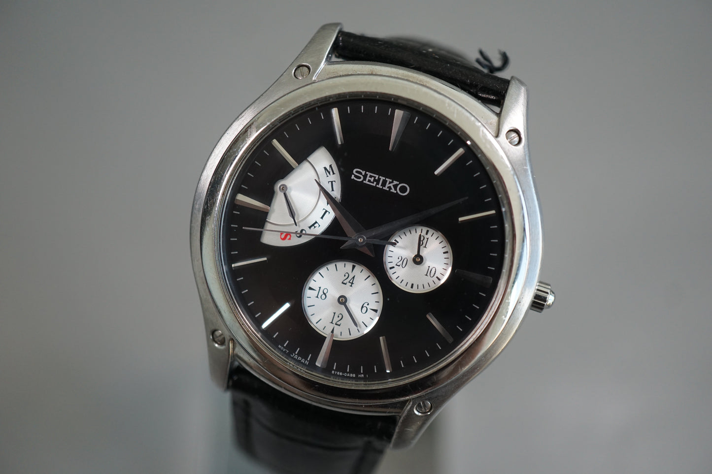 Seiko SNT005P1 5Y66 Black Dial Retrograde Day Date Quartz Watch