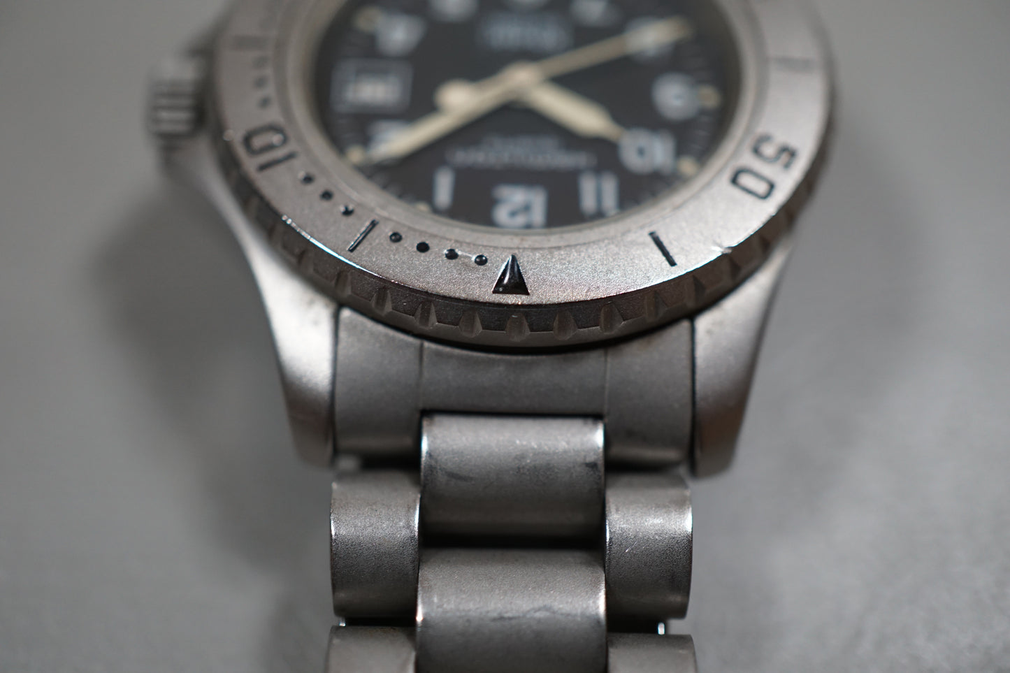Hamilton Khaki 8587A Rare Ladies Sub 660Ft Black Dial Quartz Watch