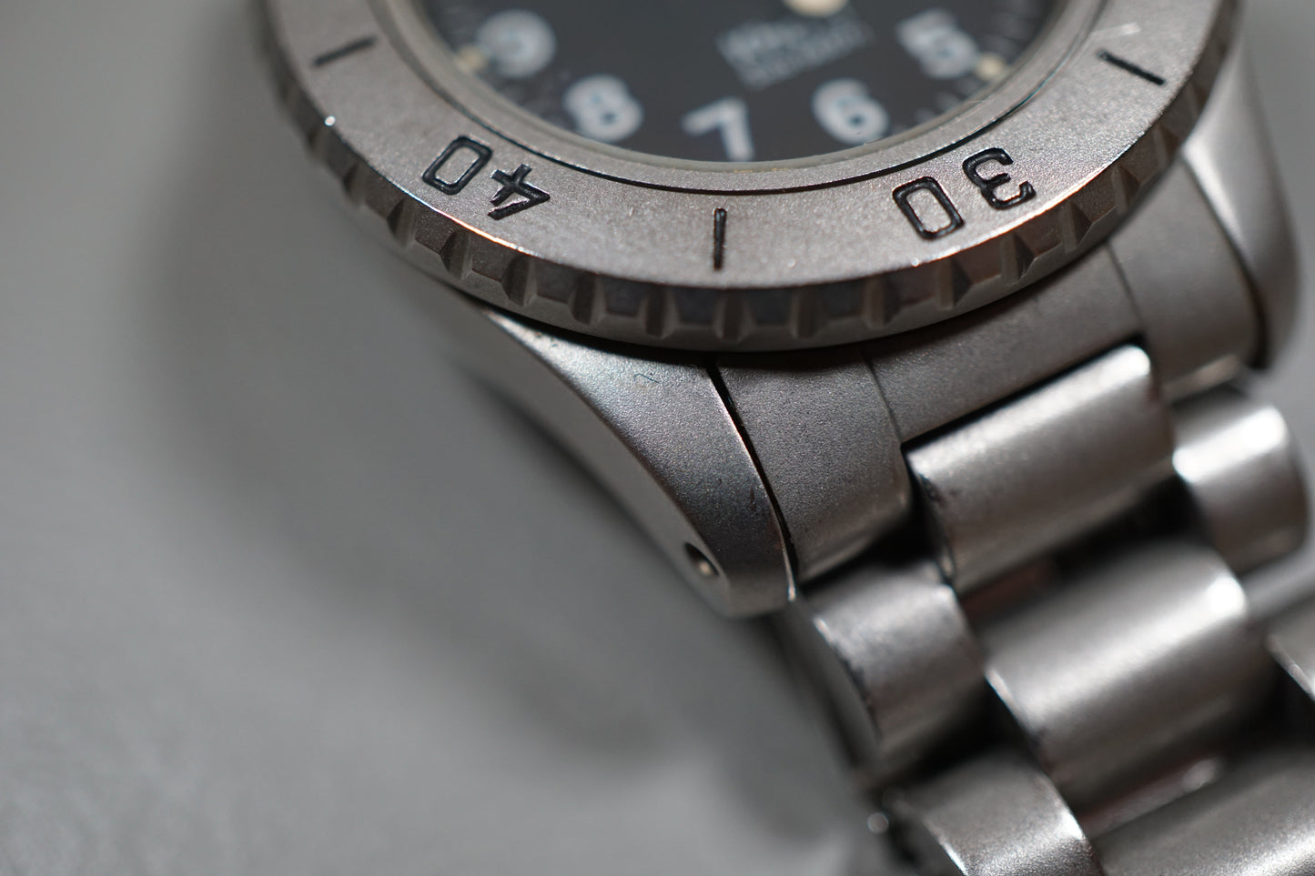 Hamilton Khaki 8587A Rare Ladies Sub 660Ft Black Dial Quartz Watch
