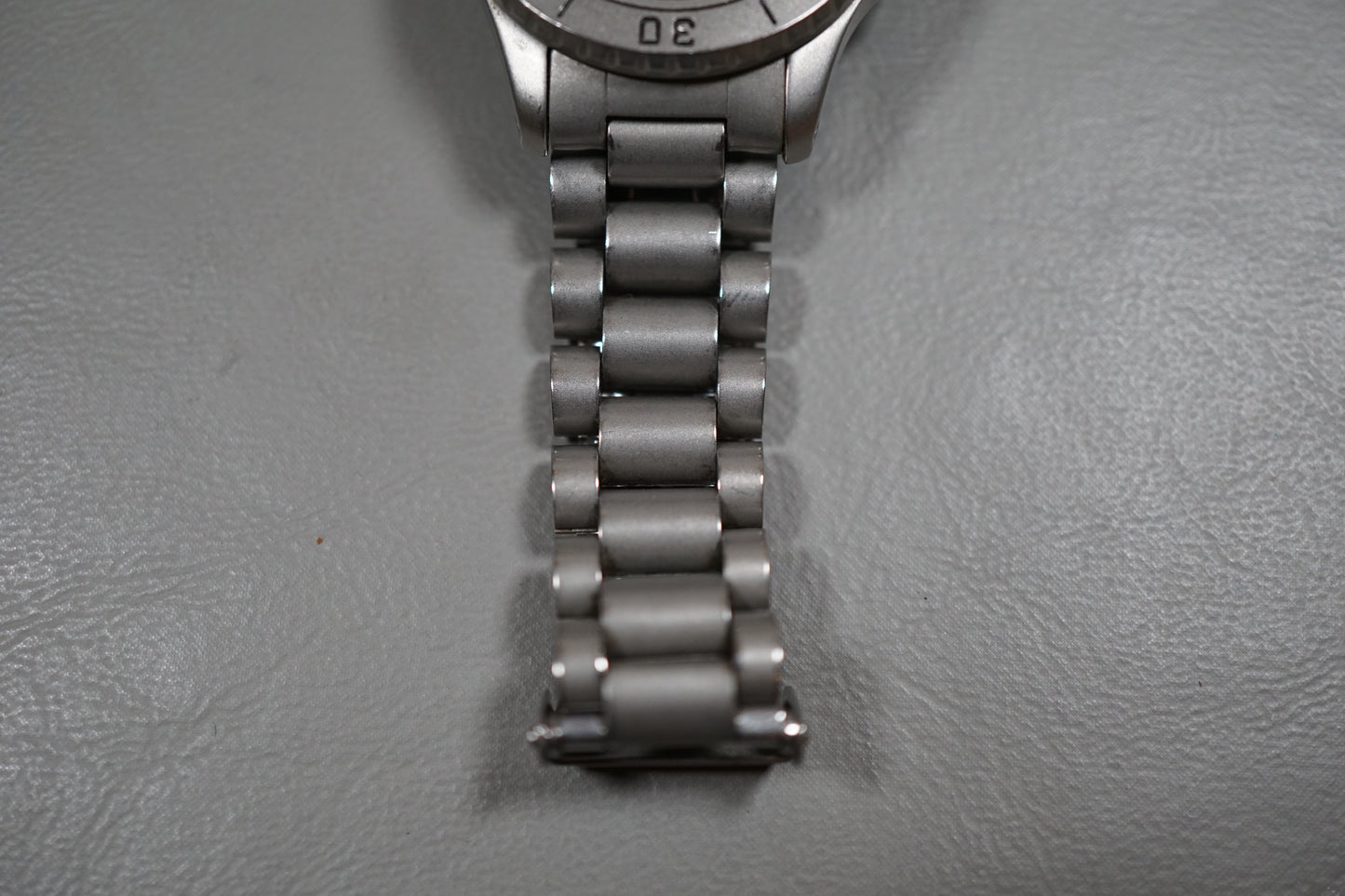 Hamilton Khaki 8587A Rare Ladies Sub 660Ft Black Dial Quartz Watch
