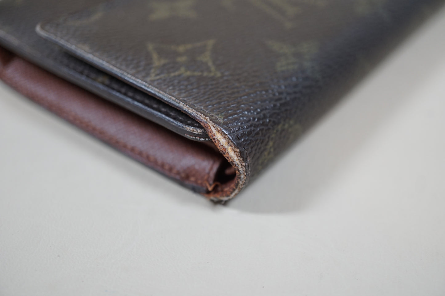 Louis Vuitton Monogram Porte Tresor International M61215 Wallet