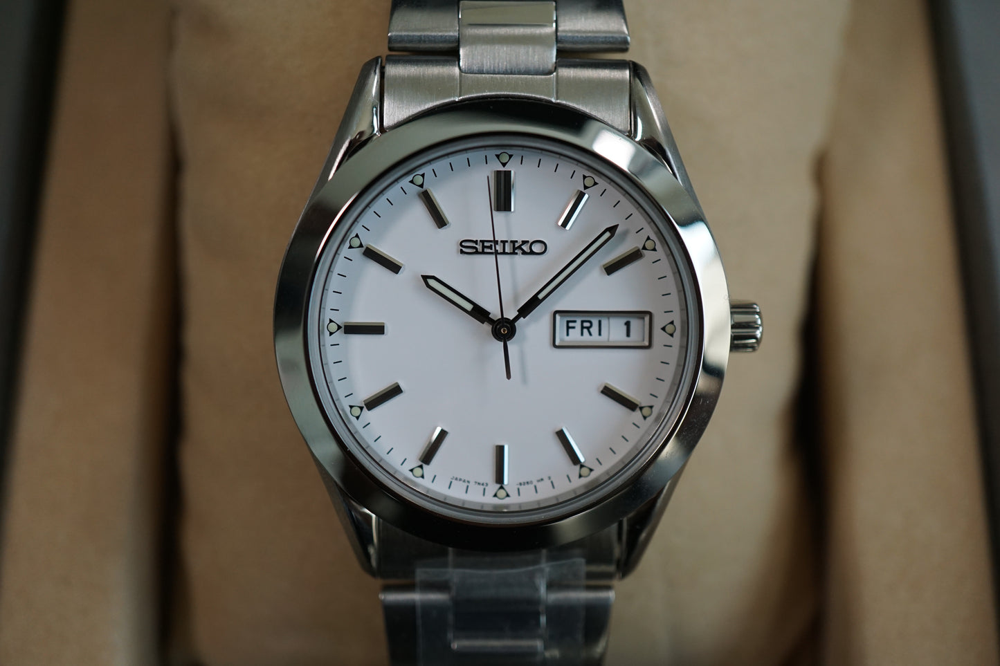 Unworn Seiko Selection SCDC083 7N43 Silver Dial Quartz Watch