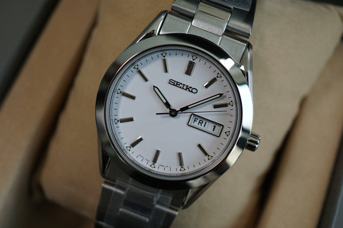 Unworn Seiko Selection SCDC083 7N43 Silver Dial Quartz Watch