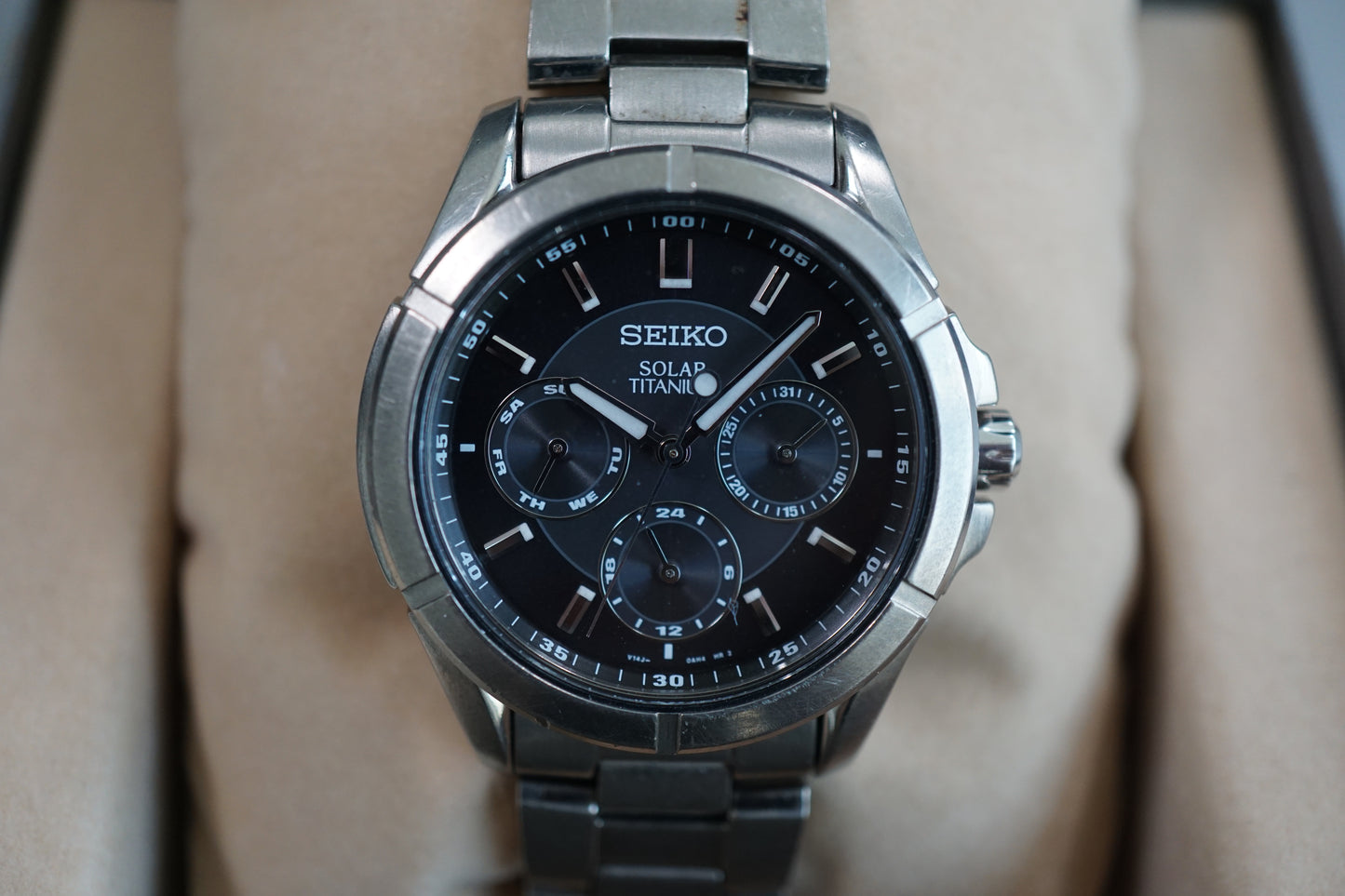 Seiko V14J-0AE0 Titanium Day Date Solar Quartz Watch