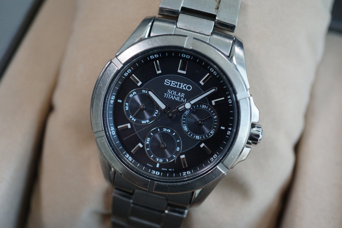 Seiko V14J-0AE0 Titanium Day Date Solar Quartz Watch