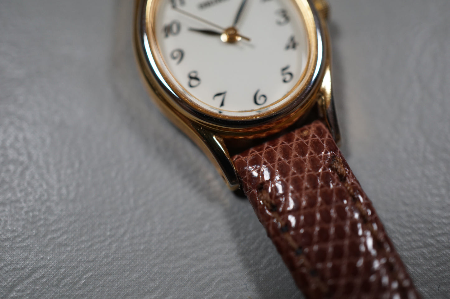 Seiko Spirit SSDA008 1N01 Gold Tone Oval Shape Ladies Quartz Watch