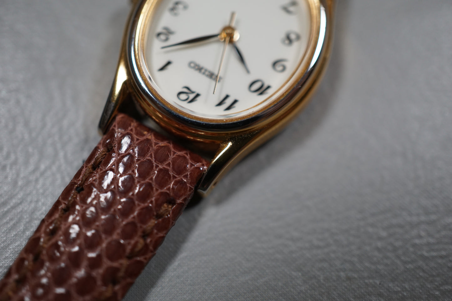 Seiko Spirit SSDA008 1N01 Gold Tone Oval Shape Ladies Quartz Watch