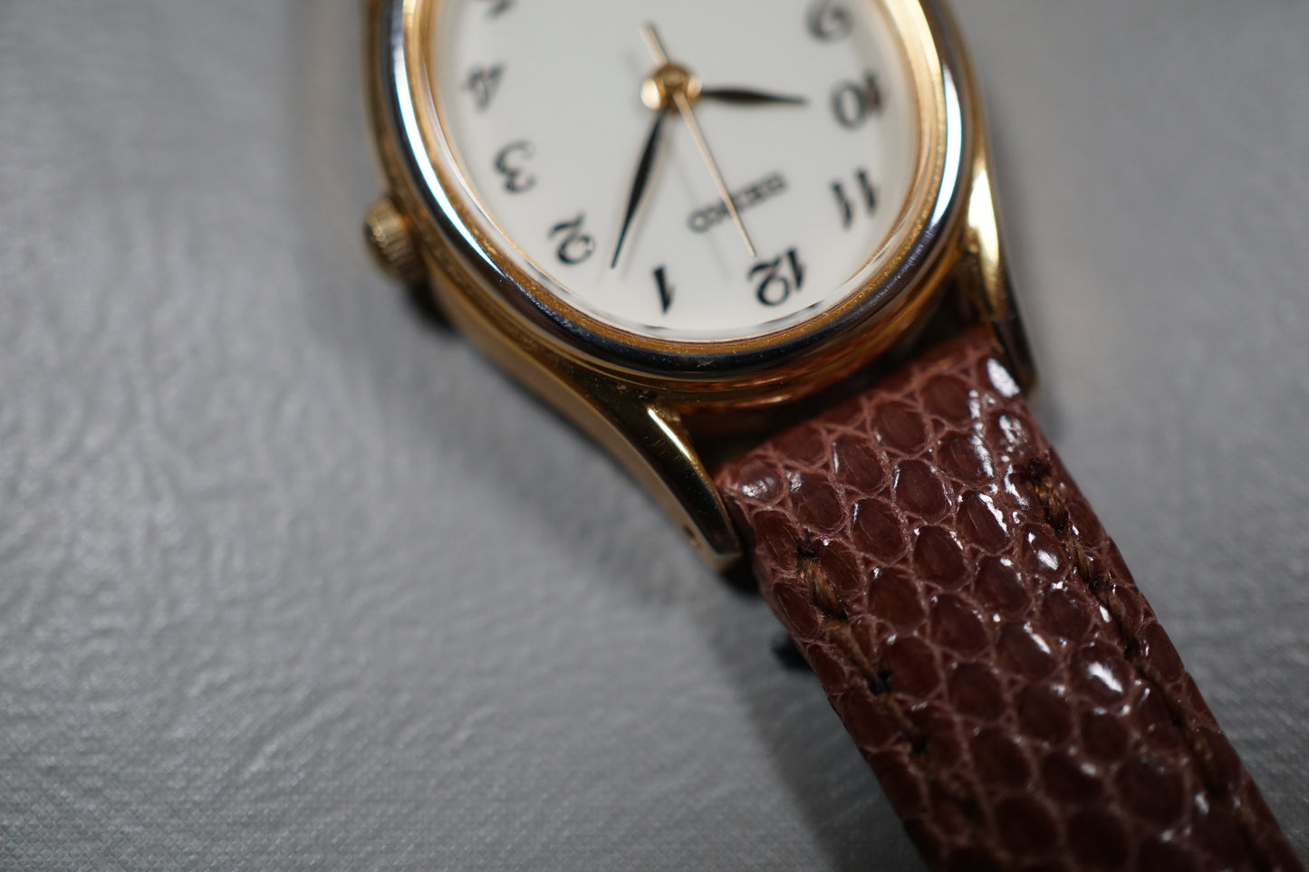 Seiko Spirit SSDA008 1N01 Gold Tone Oval Shape Ladies Quartz Watch