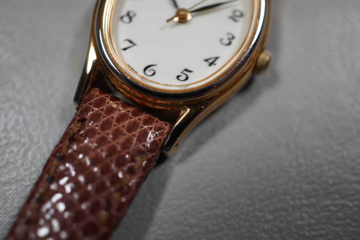 Seiko Spirit SSDA008 1N01 Gold Tone Oval Shape Ladies Quartz Watch