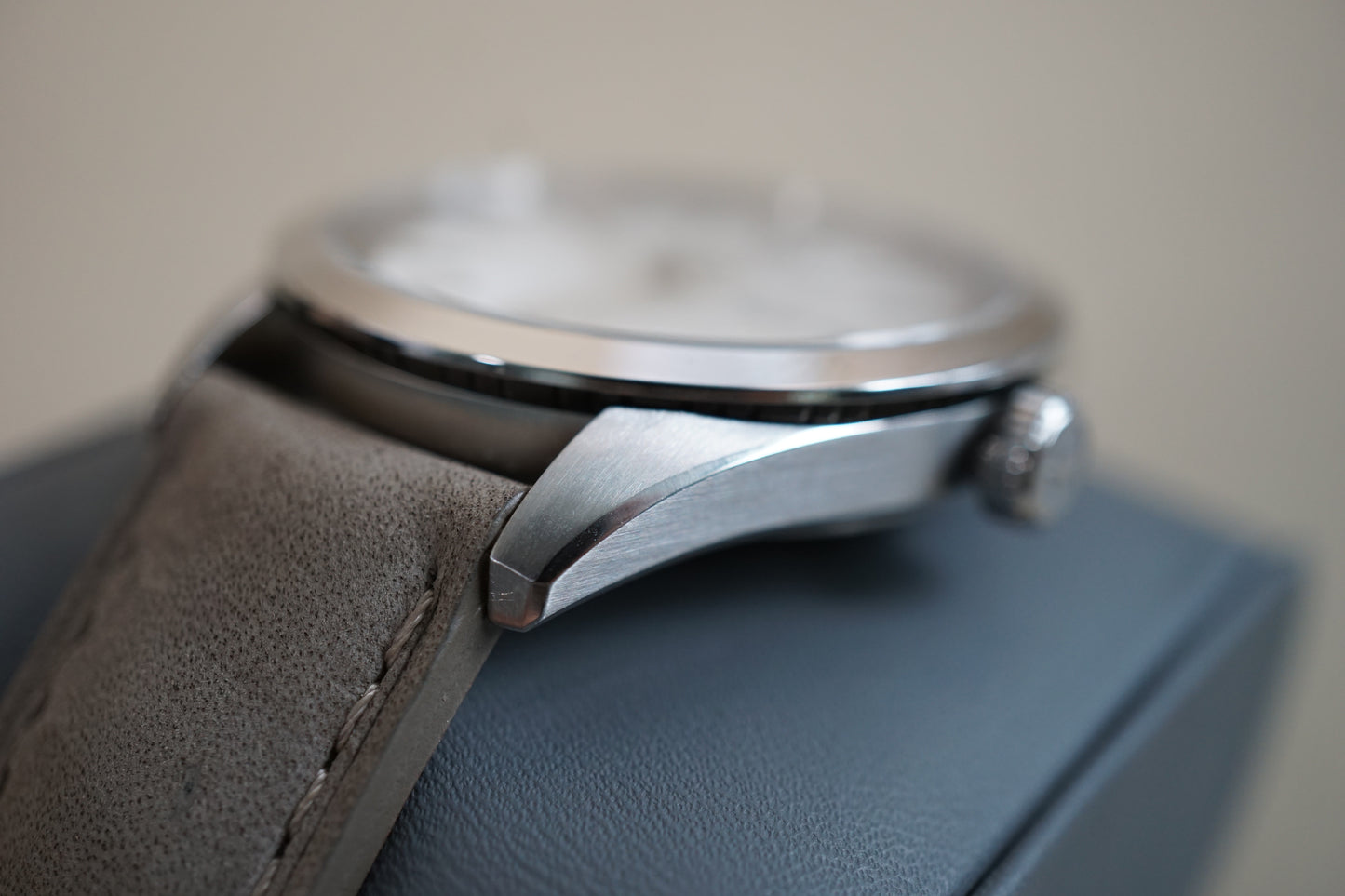 Hamilton Broadway H43311915 Day Date White Dial Quartz