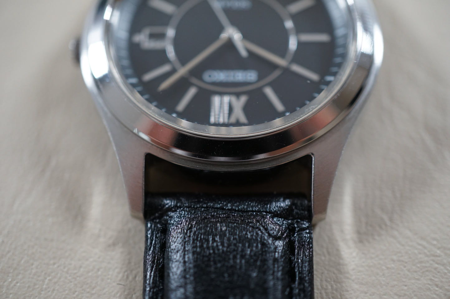 Seiko V147-0AD0 Black Dial Solar Quartz 36mm