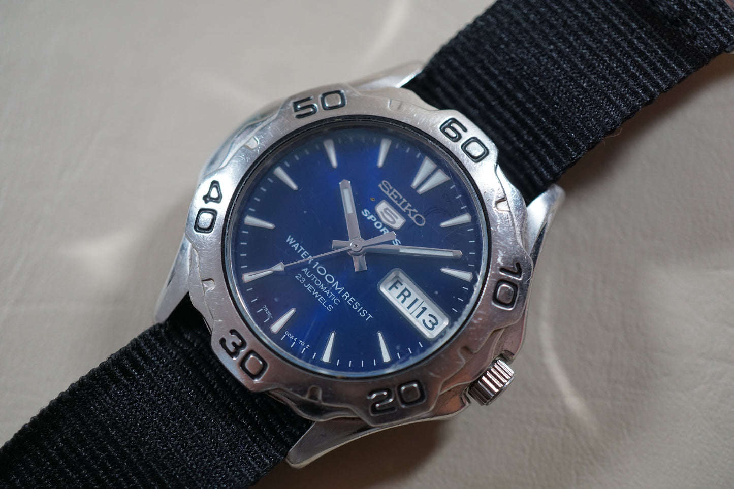 Seiko 5 Sports 7S36-00A0 Sunburst Blue Automatic